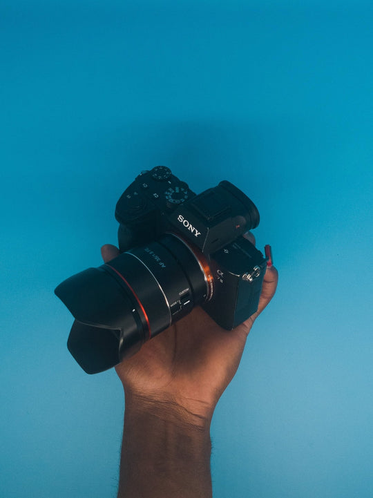 35mm-f18-af-compact-full-frame