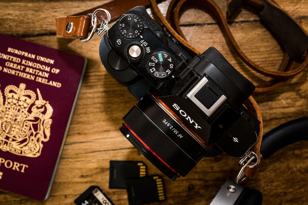 35mm-f28-af-compact-full-frame